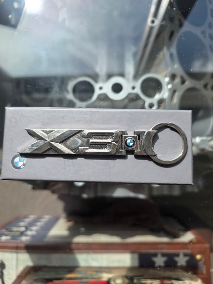 BMW X3 avaimenperä metallinen