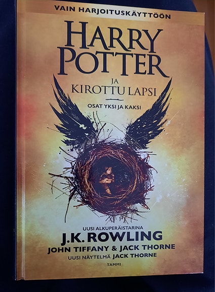 Harry Potter ja kirottu lapsi -kirja