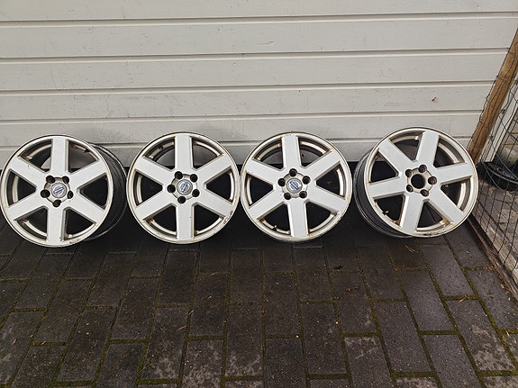 Myydään alkuperäiset Volvo-alumiinivanteet (4kpl)