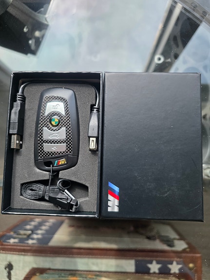 BMW M USB-muistitikku 8GB carbon