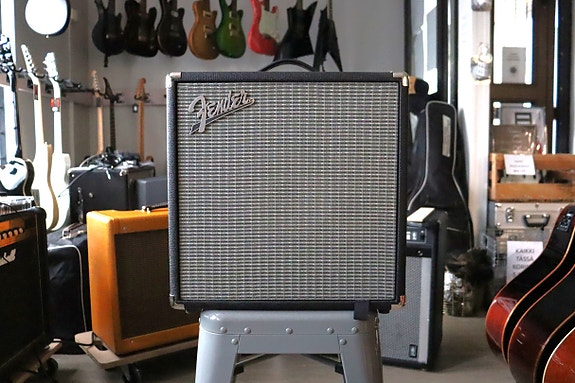 Fender Rumble 25 bassovahvistincombo