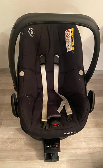 Maxi-cosi Pebble Pro i-size turvakaukalo telakalla