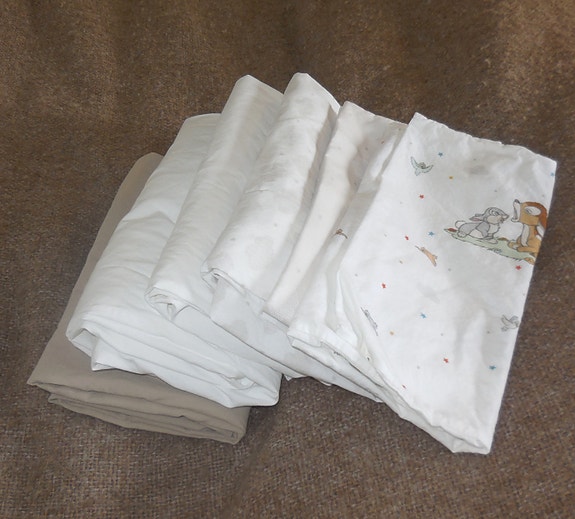 Zara home vauvan muotoonommellut lakanat 4 kpl 120 x 60 cm ja tyynyliinat 2 kpl