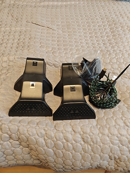 Kyzar Twin Dock Station lataustelakka ja akut, Xbox