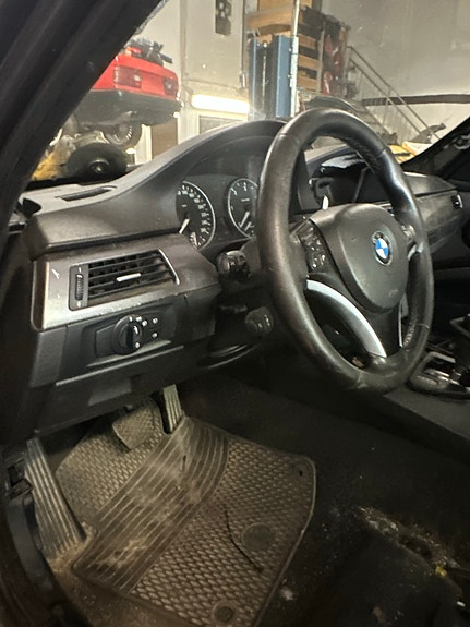 BMW sisustan osat ja takaluukku