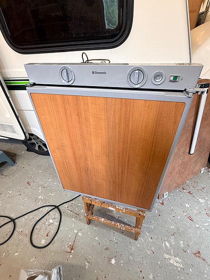 Dometic jääkaappi matkailuautoon / vaunuun