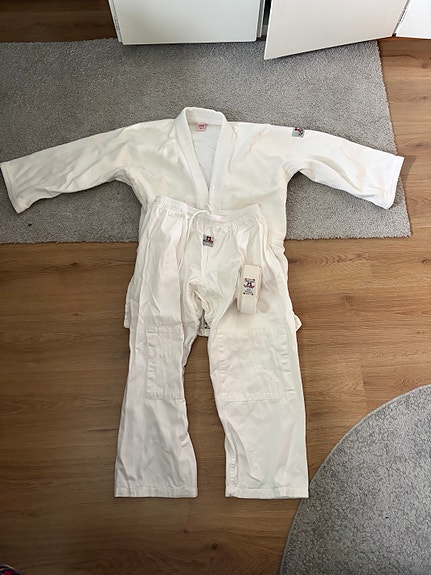 Danrho kamppailulaji puku (aikido/judo)