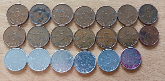 Suomen 5 pennin kolikot 20 erilaista