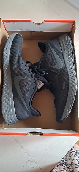 Nike Revolution, koko 42,5