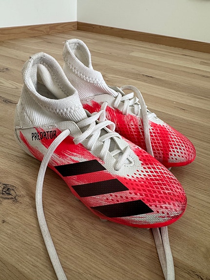 Lasten Adidas Predator jalkapallokengät koko 32 valko-punainen