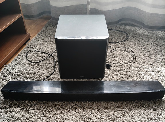 Yamaha YAS-201 Soundbar ja NS-WSW40 Subwoofer