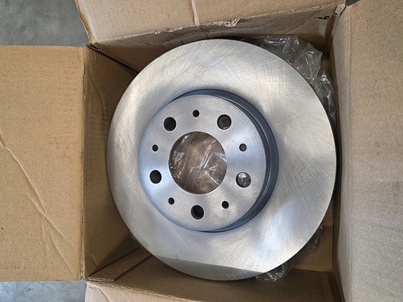 Volvo C70 280mm etujarrulevyt.