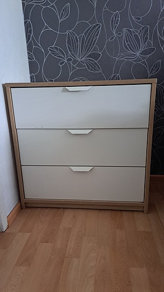 Myydään 2kpl ikea Lipastoja.
