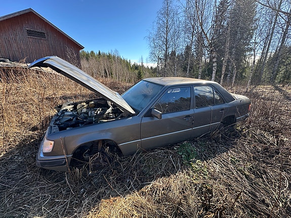 Mercedes-Benz moottori ja osia