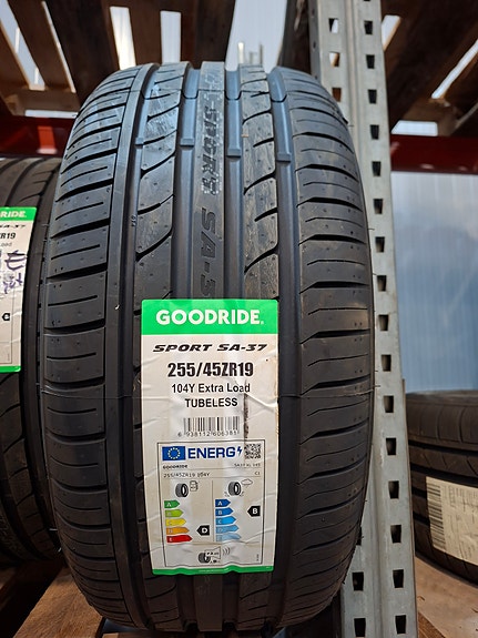 255/45R19 Goodride kesärenkaat