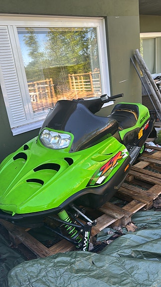 Arctic Cat ZR moottorikelkka