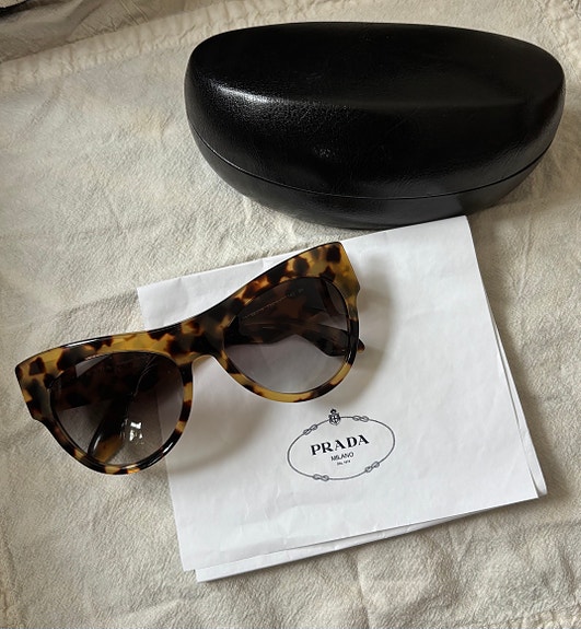 Prada aurinkolasit