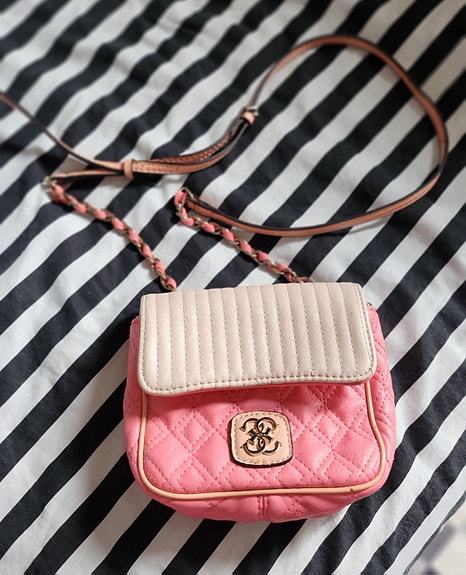 Guess crossbody-laukku/olkalaukku