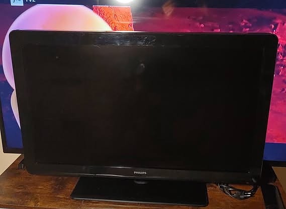 32 tuuman Philips tv kaapeli- ja antennitalouksiin