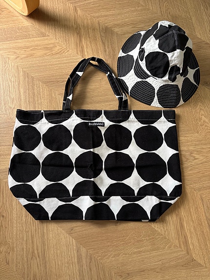 Marimekko rantakassi ja lierihattu