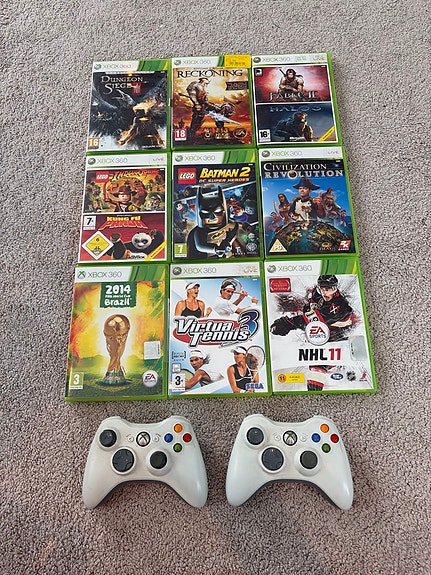 Xbox 360 - 2 alkuperäistä ohjainta + 11 peliä