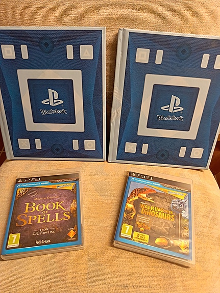 Wonderbook-setti PS3 (Book of Spells & Walking with Dinosaurs)Ilmainen toimitus.