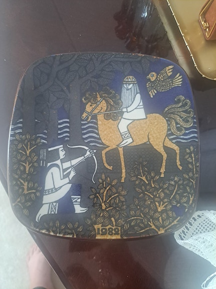 Arabia Kalevala vuosilautanen 1982, Raija Uosikkinen
