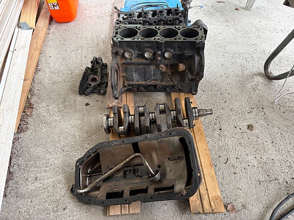 Opel Kadett E GSI 1.8 (8v) moottori osina