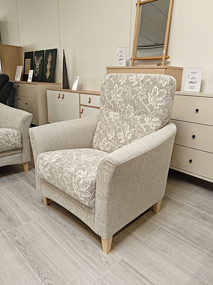 Anne nojatuoli, vaalea beige