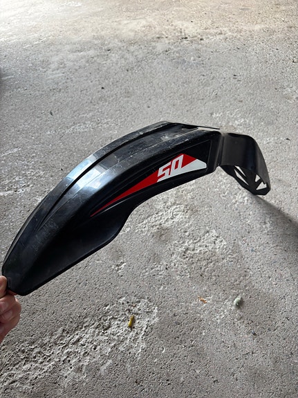 Fantic etulokasuoja