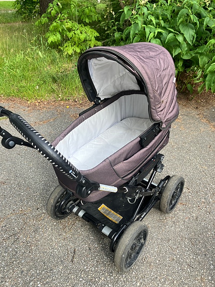 Emmaljunga-vaunut ja Maxi-Cosi kaukalo