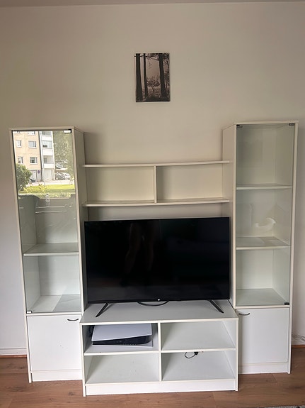 TV-taso/kirjahylly/vitriinikaapisto