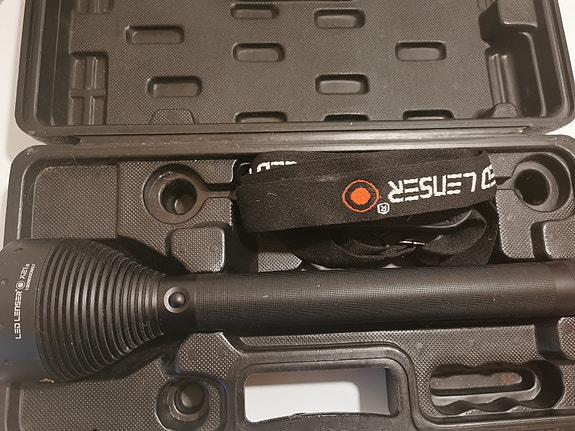 Product image 1 of 2