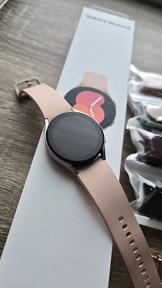 Samsung Galaxy Watch 5 älykello roosa