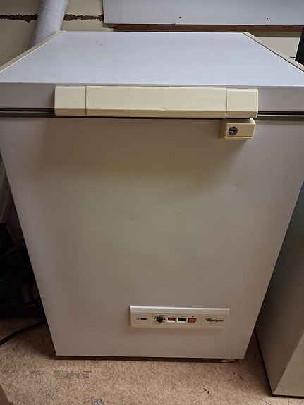 Whirlpool arkkupakastin