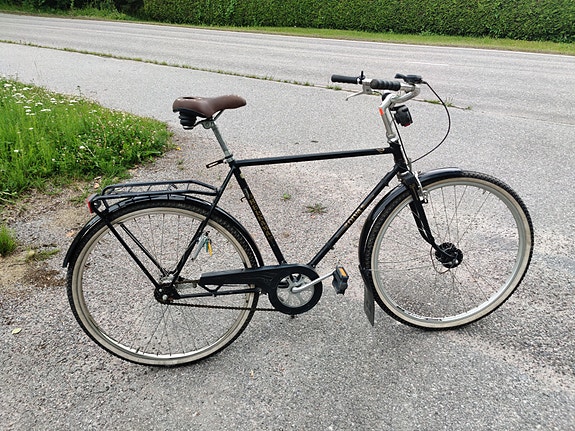 (VARATTU) Helkama Oiva kaupunkipyörä 28" L miehille