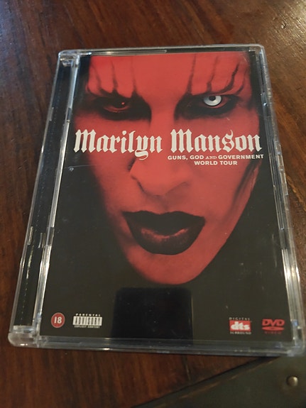 Marilyn Manson  – Guns, God And Government World Tour DVD
