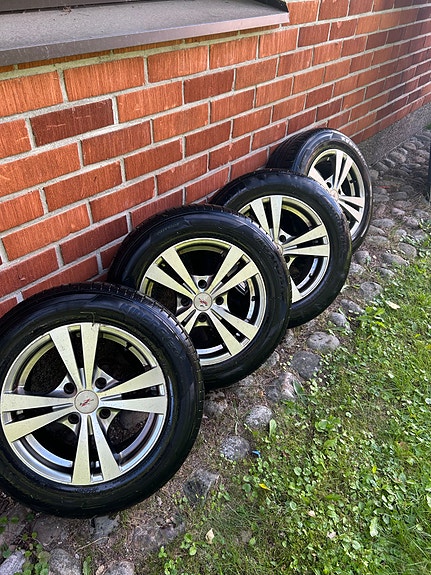 Renkaat alumiinivanteilla 195/65R15