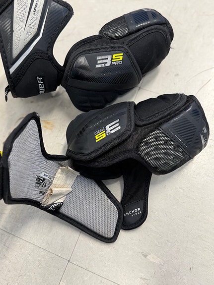 Bauer Supreme 3S Pro jääkiekkokyynärsuojat musta