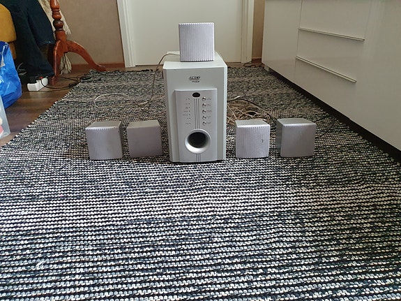 Äänentoisto laitteet