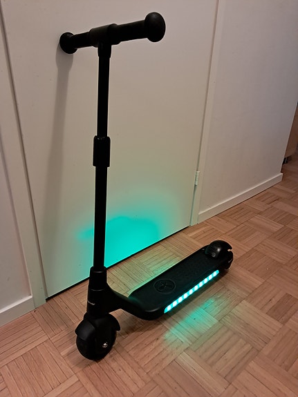 Denver SCK 5400 sähköpotkulauta musta LED-valoilla