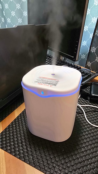 USB-ilmankostutin LED-valolla