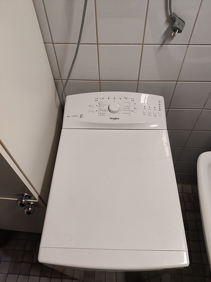 Whirlpool pyykinpesukone päältä täytettävä