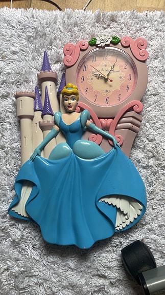 Disney Tuhkimo seinäkello