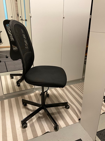 Musta IKEA Flintan toimistotuoli