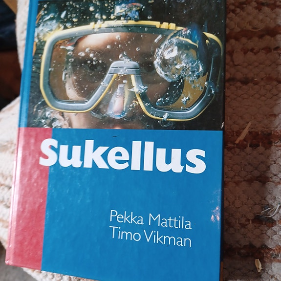 Sukellus-kirja – Pekka Mattila & Timo Vikman