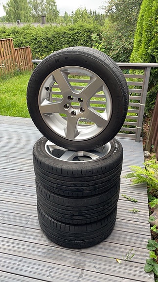 Volvo Canicula 17” vanteet kesärenkailla