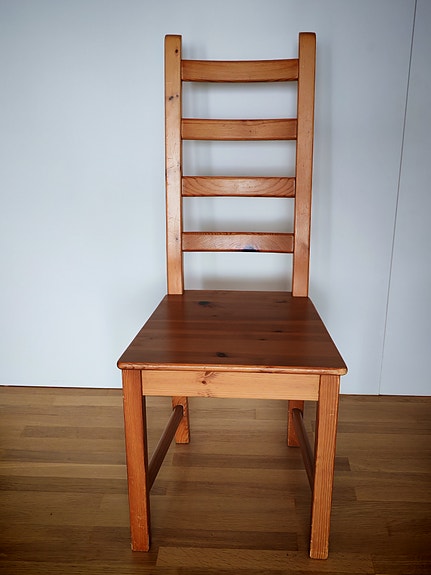 Puinen tuoli