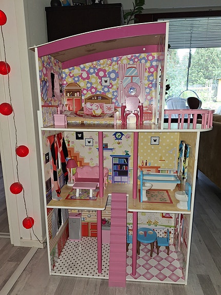 Barbie-talo, 3 kerrosta
