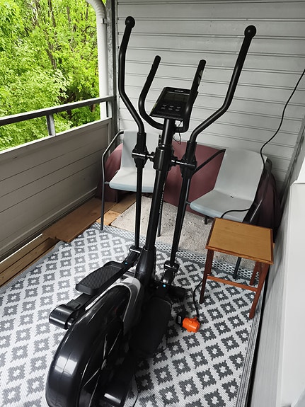 Karhu Kuntopyörä / crosstrainer musta